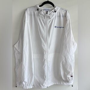 Champion light weight windbreaker • Men’s 2XL